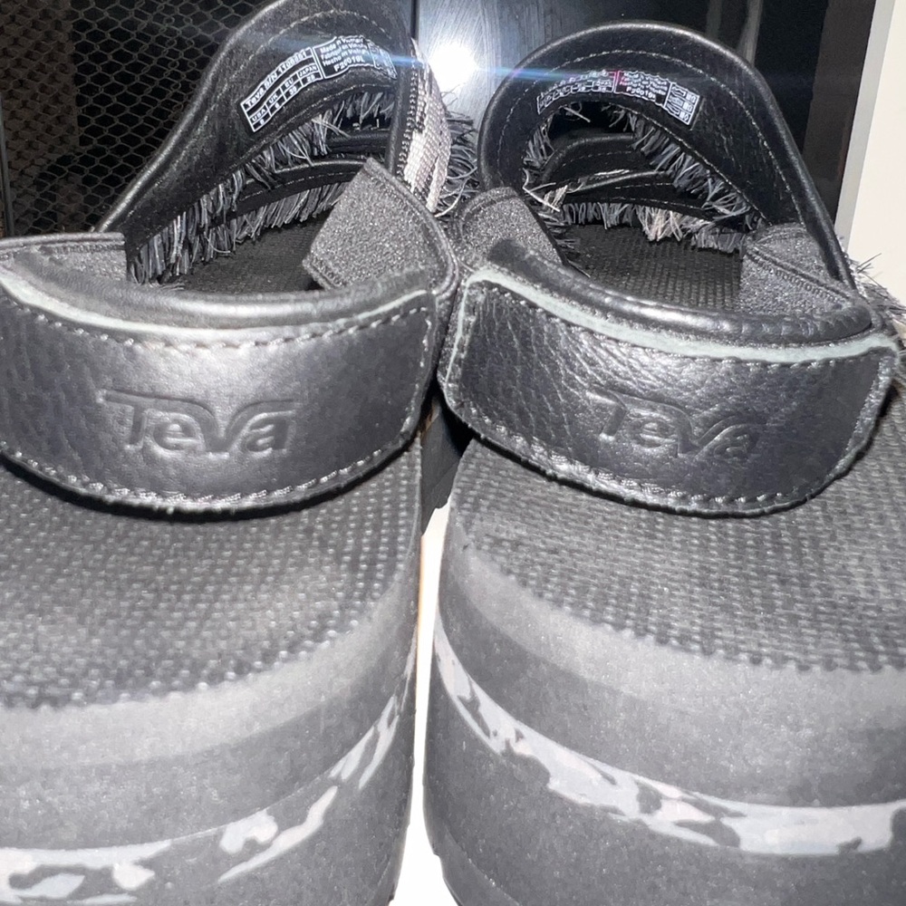 Teva Sandals size 8 - Picture 6 of 7